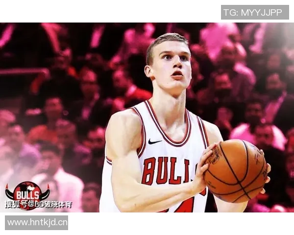 爱德华兹盛赞道苏姆防守出色投篮精准为球队注入强大活力