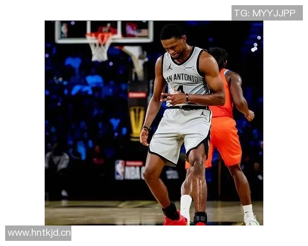 阿里纳斯分析马刺战术策略需围绕文班展开如同魔术时期的魔兽打法